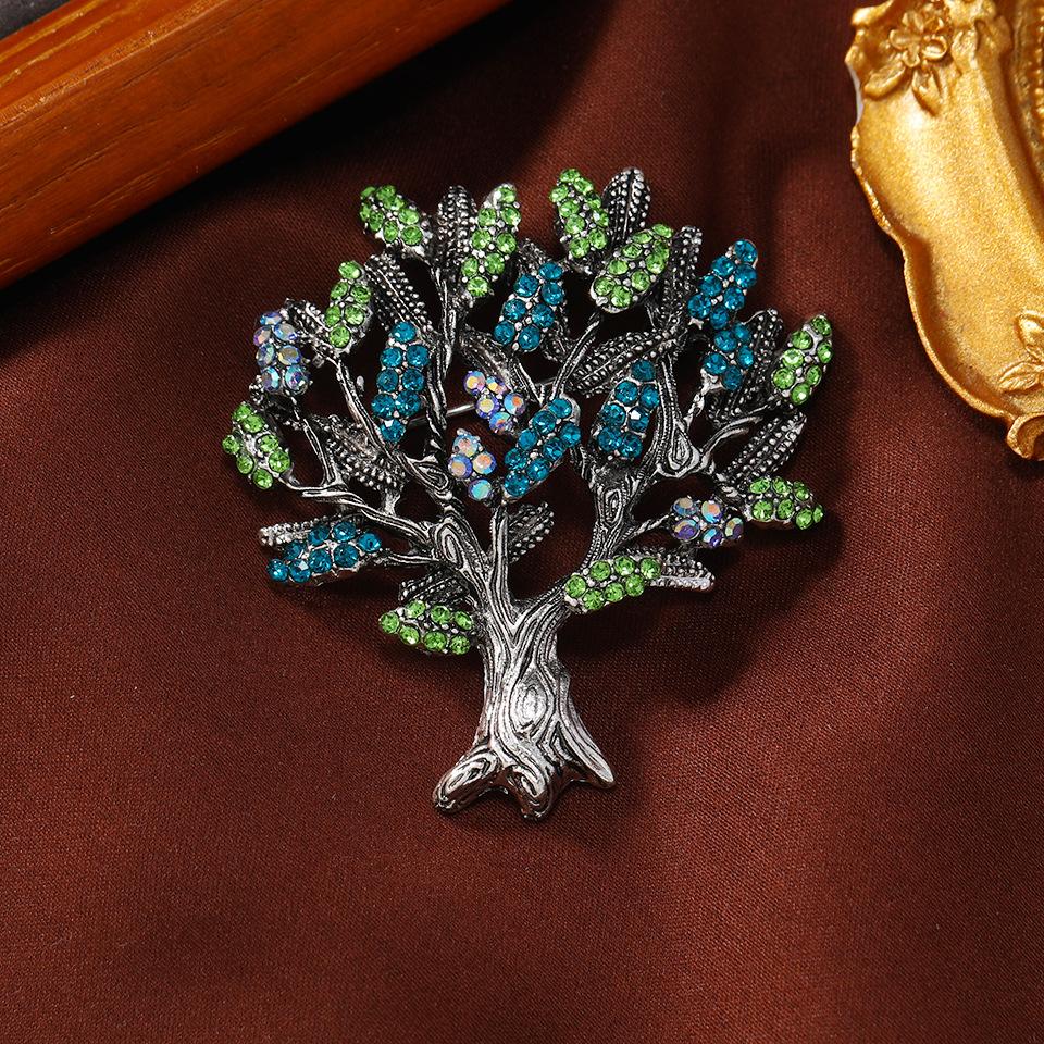 SKEDS Elegant Women Men Fashion Full Crystal Butterfly Flower Brooches Badges Shiny Boutique Decoration Rhinestone Pins Jewelry