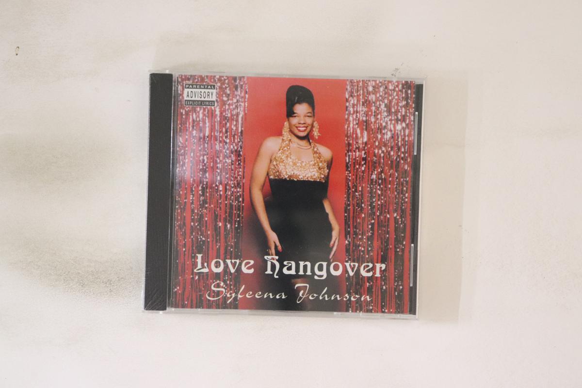 

CD SYLEENA JOHNSON - Love Hangover none Twinight Record US Soul/Funk Б/У