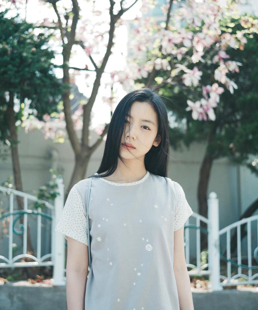 Ohesio Floral Two Tone T-Shirt, Gray