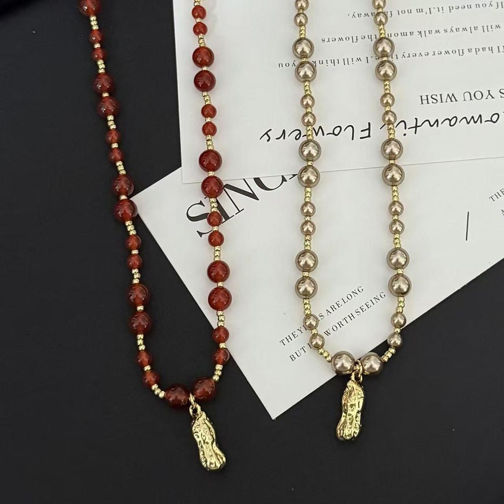 Spring Retro Peanut Beaded Pendant Necklace: Exquisite, Fashionable, Versatile Clavicle Chain