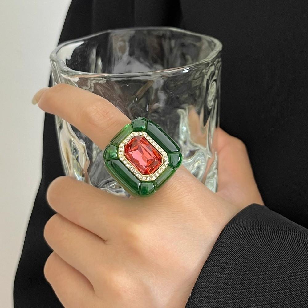 Neuer Modeschmuck Bunter Strassring Dreidimensionaler Eleganter Schmuck Fingerring Geometrischer Quadratischer Ring Damen