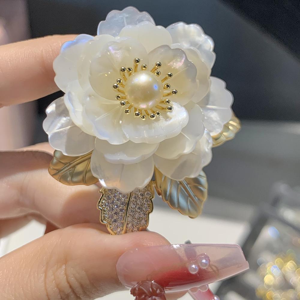Bo Xin Yun Handmade Pearl Shell Peony Brooch – Elegant Luxury Accessory for Women