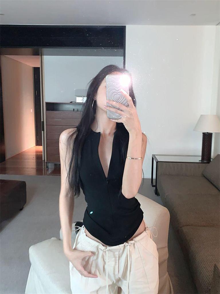 Women's Summer 2025 Spicy Girl Sleeveless Slimming Solid Color Tank Top with Round Neck Zipper