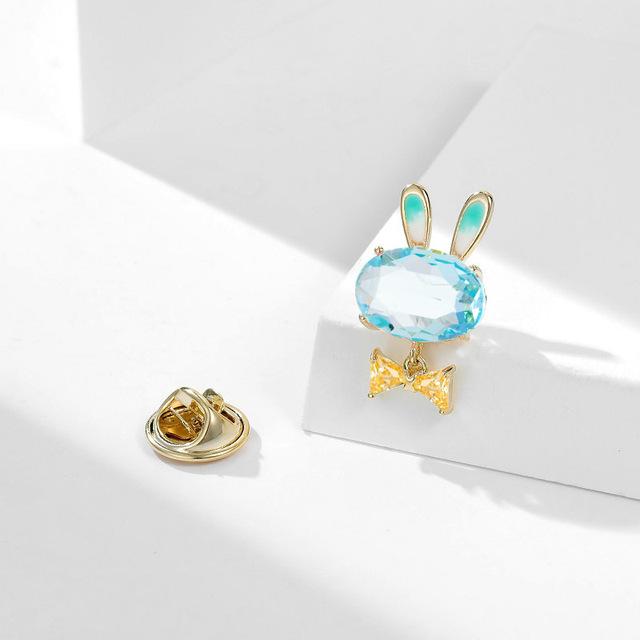 Female Fashion Pink Crystal Cute Cat Brooches For Women Luxury Yellow Gold Color Alloy Blue Zircon Animal Brooch Safety Pins