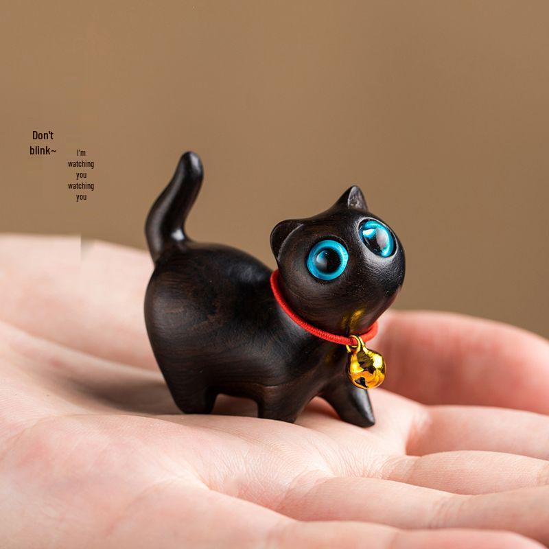 

Миниатюрная фигурка кошки из зеленого сандала: Милый деревянный подарок-резьба питомца