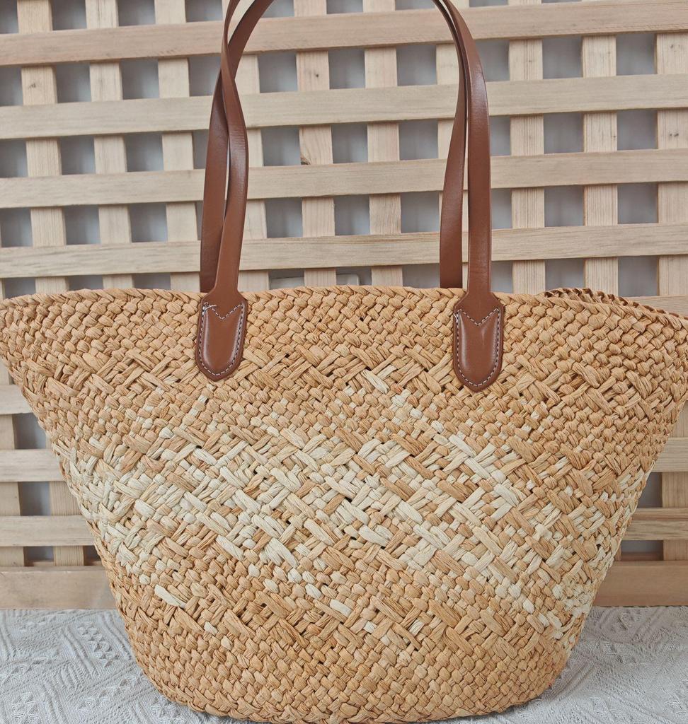 French Straw Bag: Large Capacity Seaside Casual Vacation Shoulder Bag for Ladies - Ideal for Shopping and Leisure