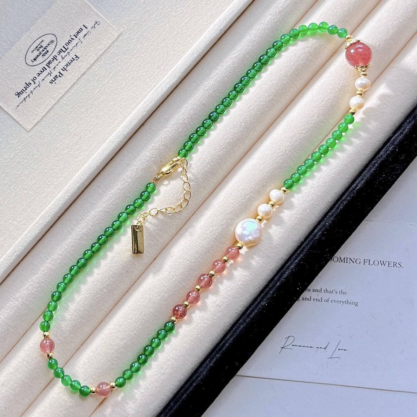 4Mm High Quality Ice Through Emperor Green Chalcedony Freshwater Pearl Strawberry Crystal Design Sense Collarbone Chain Necklace