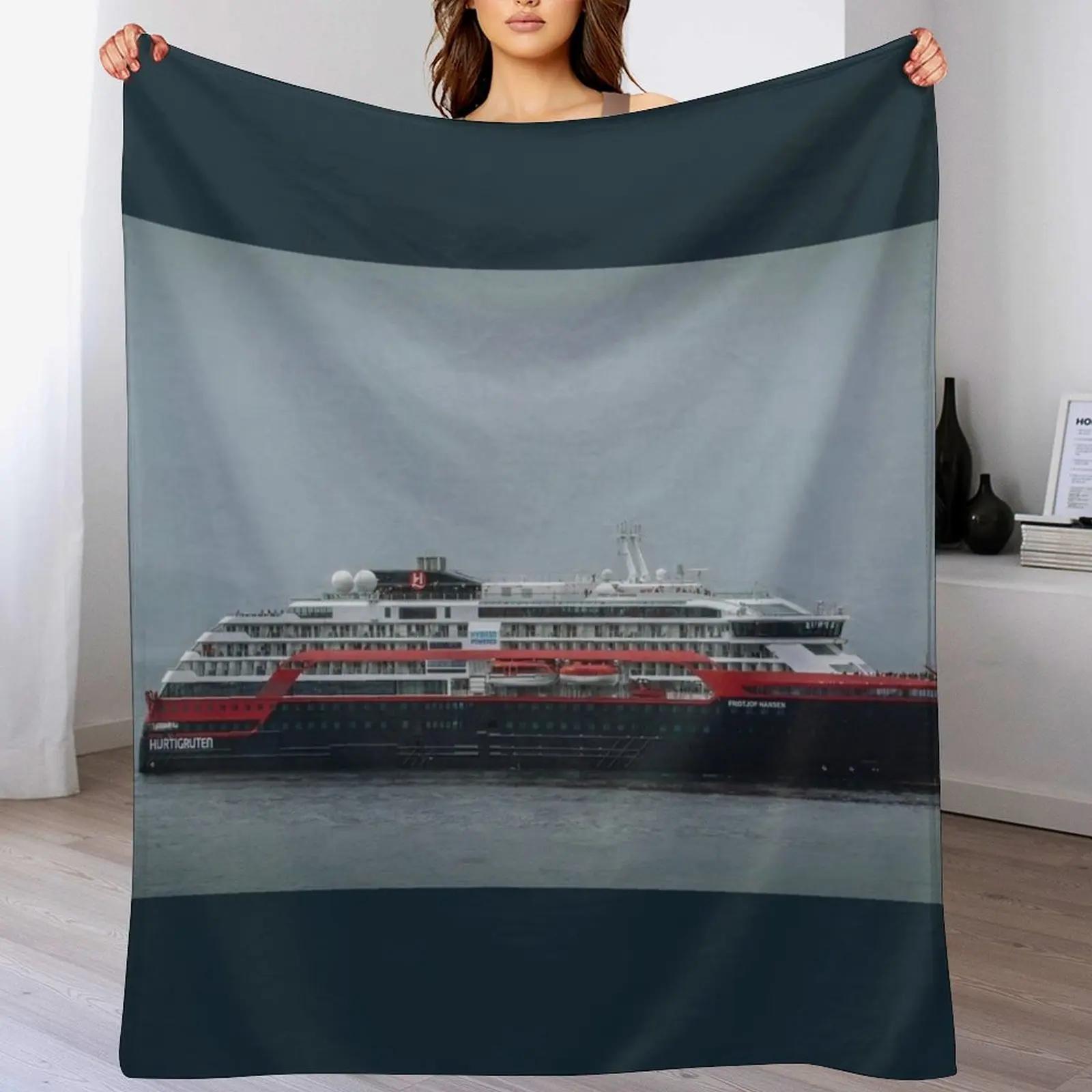 The new generation of cruise ships Throw Blanket Mens Soft Warm Throw Blanket for Couch 102x76cm(40x30in)