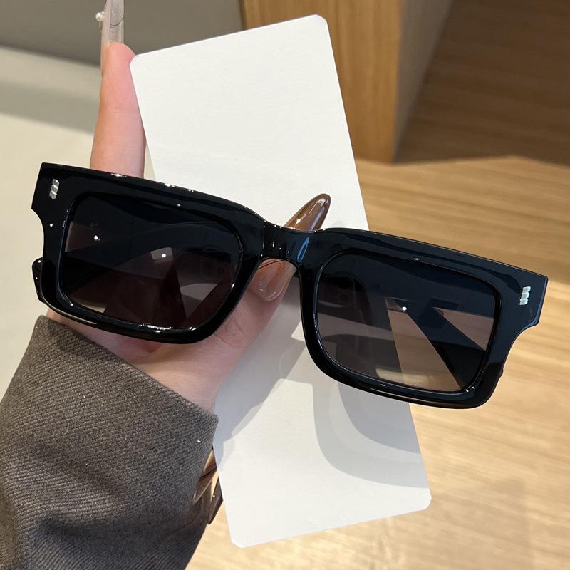 2026 New Women s Metal Small Square Rice Nail Fashion Sunglasses
