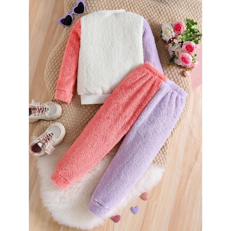 A Two-Piece Set for Girls Featuring a Simple And Comfortable Design for Spring And Autumn. It Includes a Long-Sleeve Top with a Round