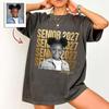Op maat Gemaakt Senior 2027 Foto Shirt, Gepersonaliseerd Afstudeer Shirt, Senior shirt , Afstudeer shirt, Eerste Dag Van School, aD294gZa