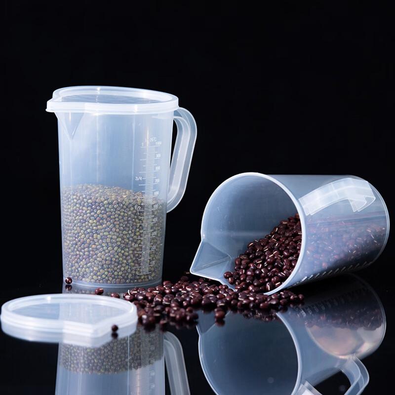 Plastic Measuring Cup with Lid