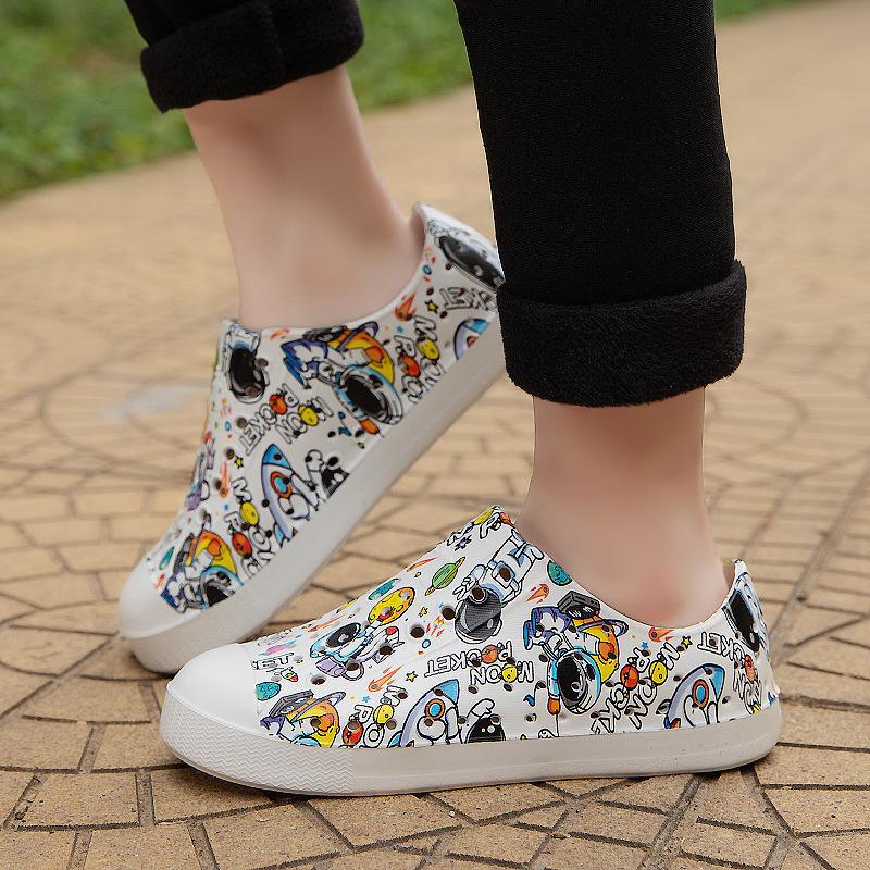 LUCHI Atmungsaktive Cartoon-Wassersandalen für Kinder im Sommer – Unisex-Outdoor-Schuhe mit weicher Sohle