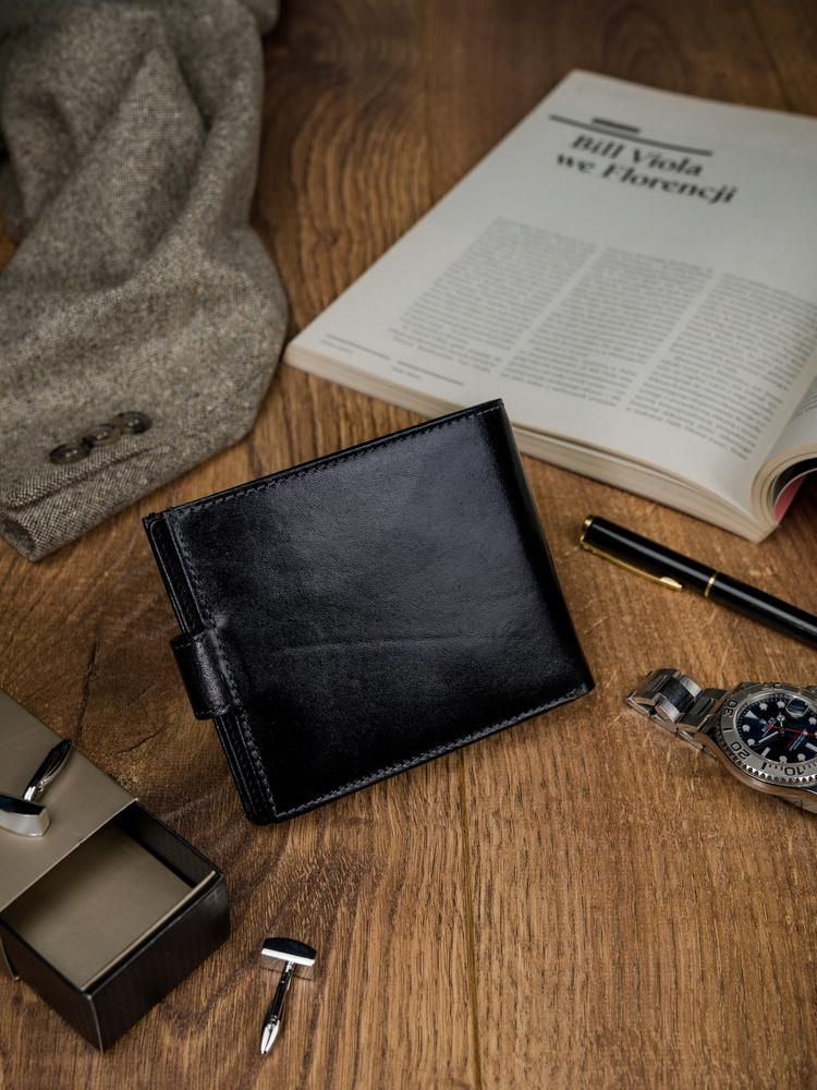 Classic men's leather wallet with RFID closure - Rovicky