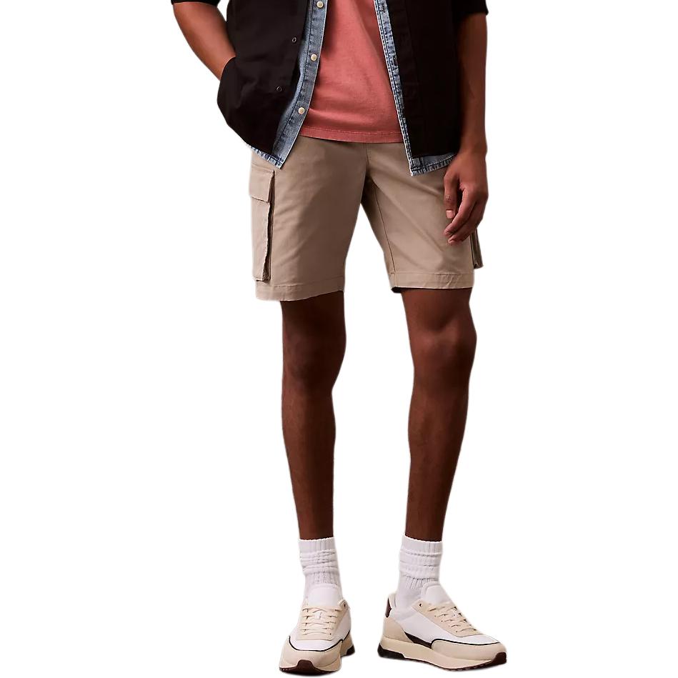 

Calvin Klein Minimalist Comfortable Versatile Mid-Rise Button Cargo Shorts Men shorts 4RB618G-RAK L