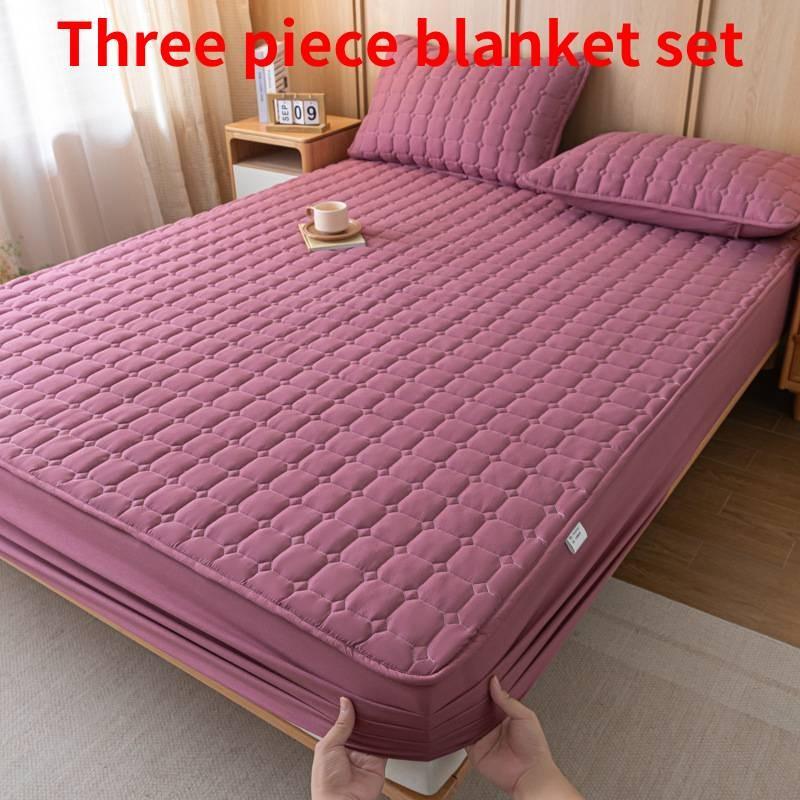 Moderne, vereinfachte Bettdecke mit Baumwollfüllung und rutschfesten Rändern für das Bett