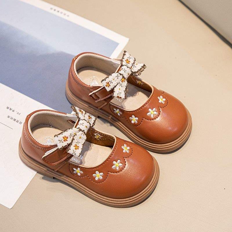 

2025 Spring and Autumn New Girls Shoes Small Leather Shoes Princess Wind Soft Sole Middle Children s Kindergarten Baby Shoes Girls 25 yards inner length 15.5cm