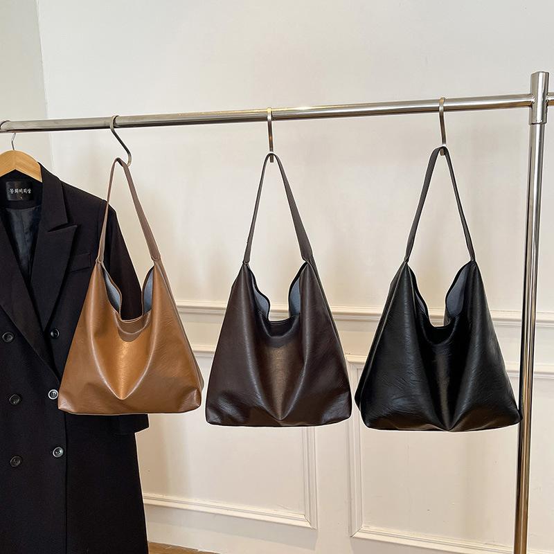 Spring and Summer Retro Large-capacity Bag Women's 2025 New Popular Fashion Versatile Shoulder Bag Temperament Tote Bucket Bag