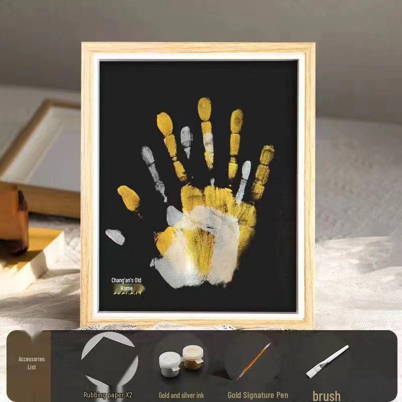 

Набір для малювання олією відбитків рук пари - Подарунок на День святого Валентина ручної роботи для хлопця чи дівчини Wood Frame Black Paper 22x27 cm