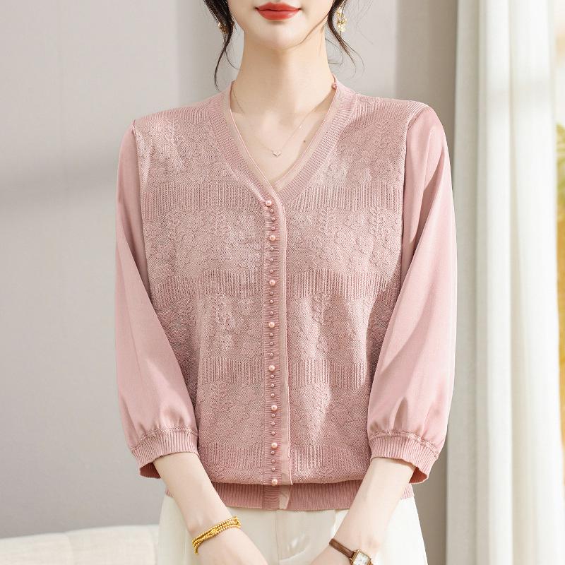 

Women s V-Neck Beaded Knit Top - Stylish Slimming Design for Middle-Aged & Elderly, Spring/Summer, 7-Sleeve, Solid Color 115 (Recommended: 110-130 kg)