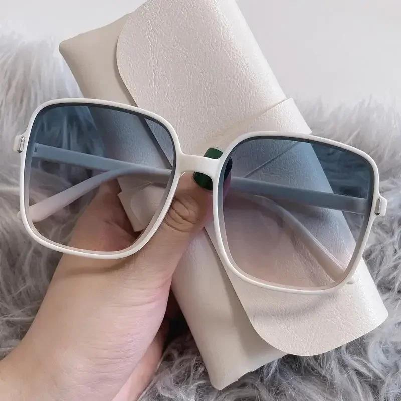 

New Gradient Sunglasses Women Large Square Frame Retro UV400 Protection Designer Eyewear Gafas De Sol 1PC