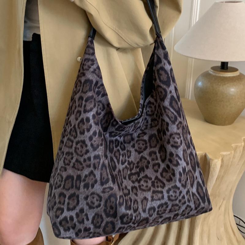 Fashion Leopard Print Tote Bag Autumn New Large-capacity Personalized Shoulder Bag Casual Commuter Bucket Bag