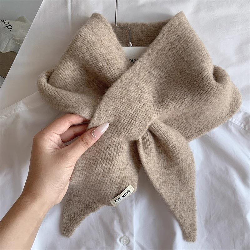 Solid Color Triangular Scarf Women Korean British Niche Small Shawl Triangle Scarf Warm Knitted Headscarf Gift Warm Neck