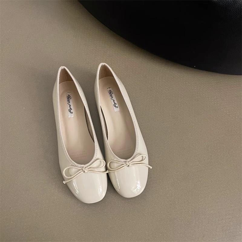 

2025 новые нишевые балетки с круглым носком, плоский бант, туфли-лодочки с открытым верхом, французские ретро из лакированной кожи, маленькие красные туфли 38