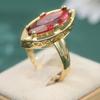 Magnifique Bague pour Femme Incrustée de Zircon Rouge Dorée Tendance Sculpture à la Main Bijoux Quotidien Party Cadeau d'Anniversaire