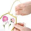 3 Glasrahmen mit gepressten Blumen, Kleiner Messing-Schwebrahmen mit Kette, Klarer DIY Handgemachter Heimwanddekor zur Präsentation von Kunstwerken, getrockneten Pflanzenproben