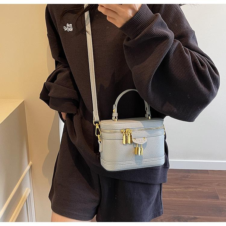 High-end niche design bag women's summer new fashion messenger bag women's portable box bag