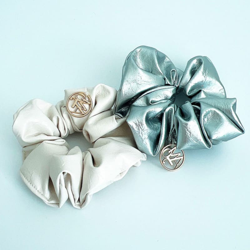 

amoamor кожаная резинка для волос золотая этикетка - 2 цвета cream