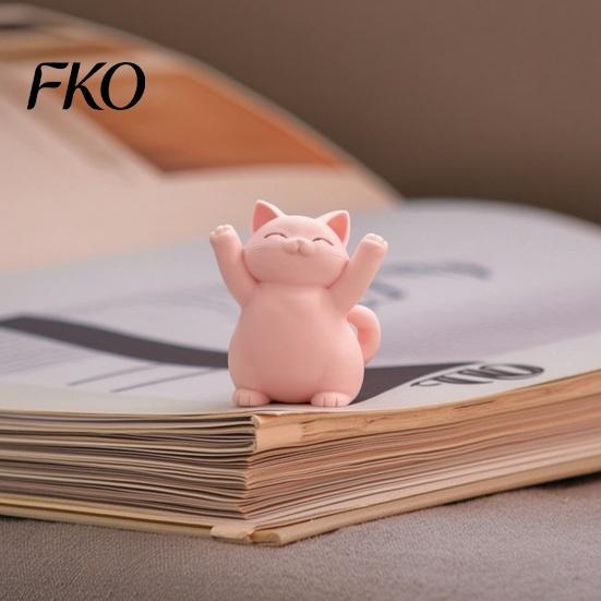 Luxury Cat Sculptures 3D Printed Pink Hugging Figurine, Adorable Sitting Kitten Statue with Raised Paws, Stable Statues Kawaii Desk Car Dashboard