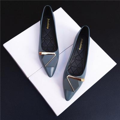 Frühling/Sommer 2024 Neue Damen Mittelhohe Flache Schuhe Weiches Leder Spitz Metall Schnalle Mode Arbeit Damen Schuhe Freizeitschuhe