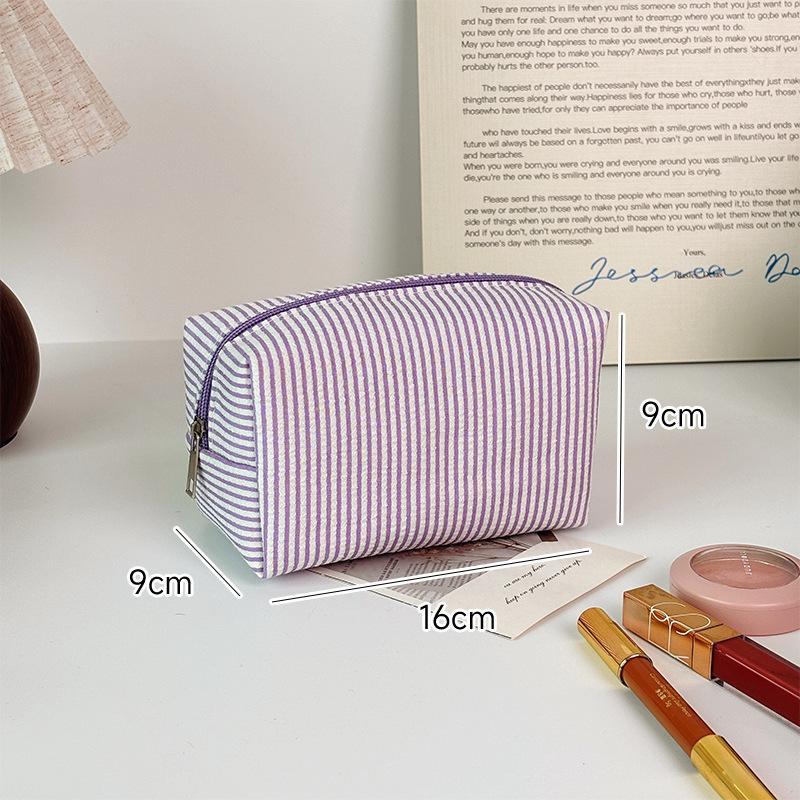 Striped Seersucker Makeup Pouch Large Capacity Durable Zipper Portable Compact Cosmetic Storage Bag for Short Trip Use