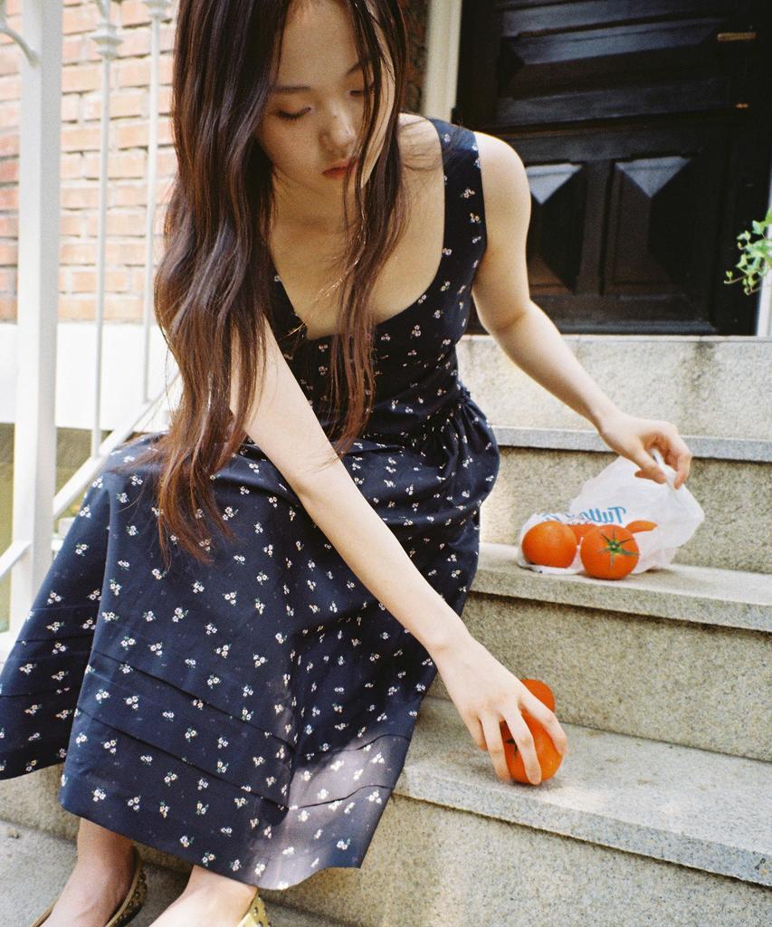Lulu Seoul Villa Long Dress (Navy)