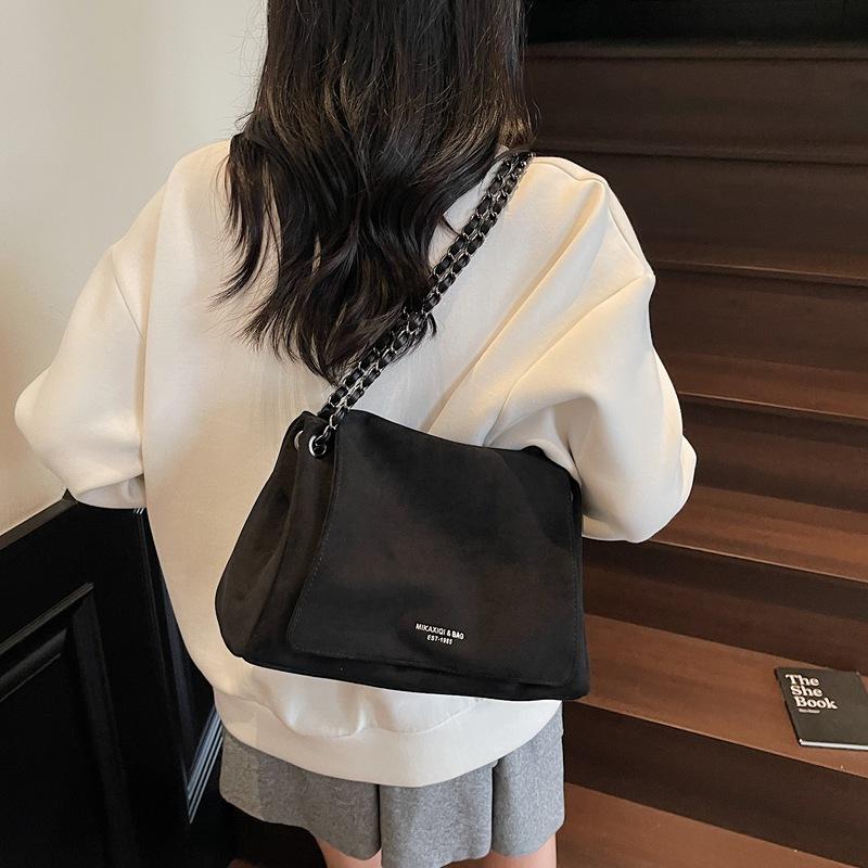 Bag Women's Tote Bag Large Capacity Autumn and Winter Crossbody 2025 New Versatile Chain Shoulder Bag Class Commuter Bag