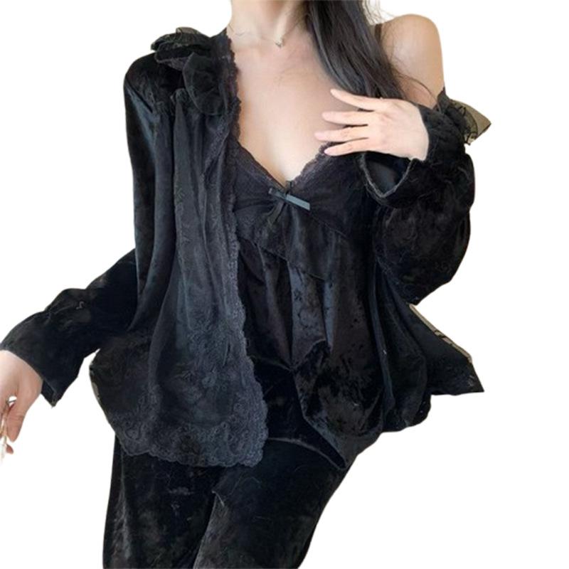 New autumn and winter golden velvet pajamas women's sexy embroidery suspenders pure desire French loungewear three-piece set with chest pad