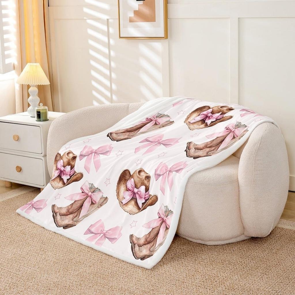 [Allergy-Friendly Machine Washable Blanket] Cozy Vintage Western-Themed Throw Blanket - Cowboy Hat & Boots Design, Soft Flannel