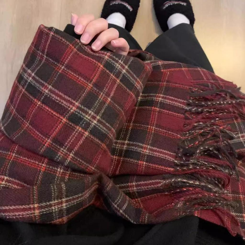 Korean Winter Green Plaid Scarf - Women's High-End Warm Shawl & Neck Warmer in Imitation Cashmere