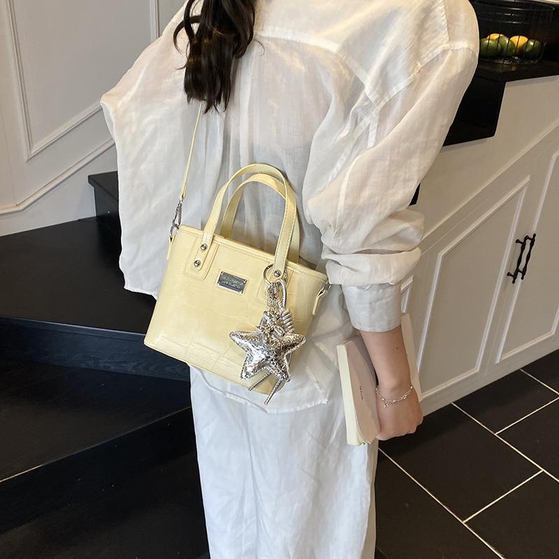 Popular portable bucket bag women's summer new niche shoulder bag to work commuter messenger bag