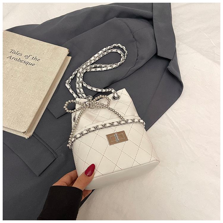 

2025 spring new versatile rhombus chain bag foreign style shoulder women s bag Korean niche underarm bag women