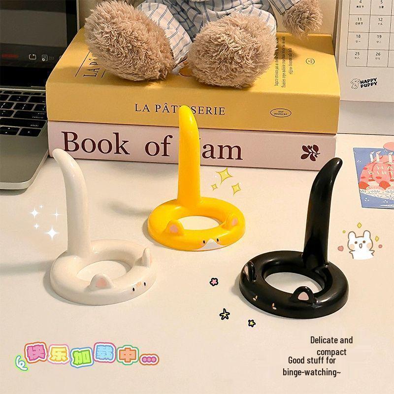 

Adorable Kitten Desktop Phone Stand for Bedside Drama Watching Random Color Lightweight + Non-Universal
