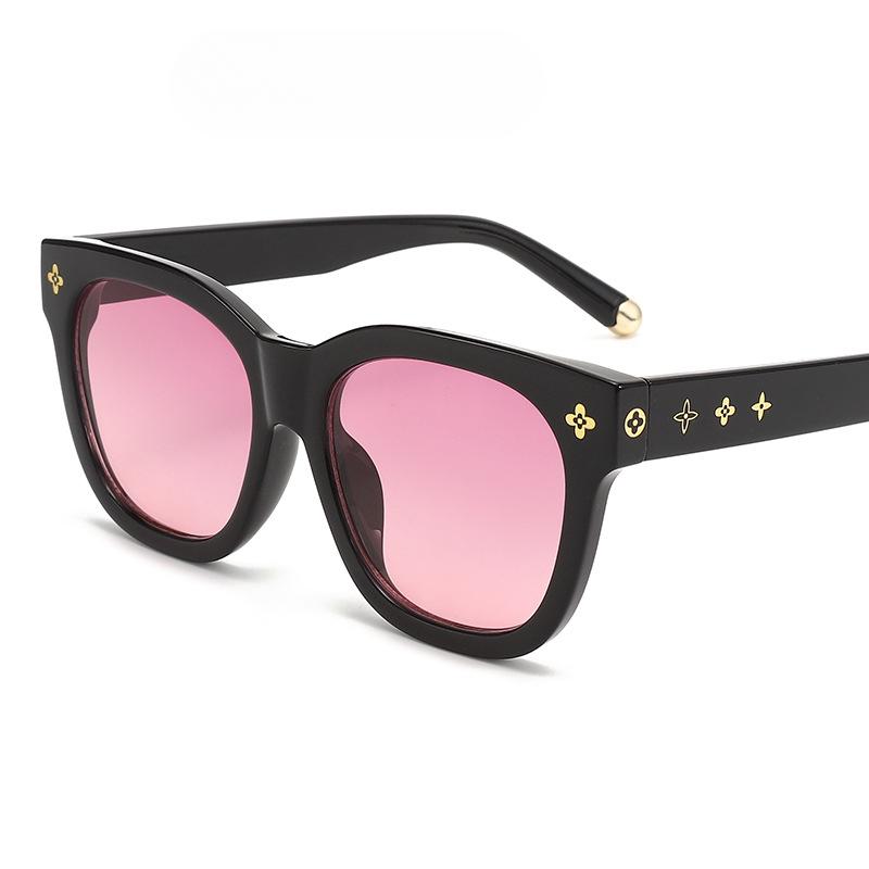 Neue Sonnenbrillen mit großem Rahmen von Online-Prominenten, moderne Outdoor-Sonnenbrillen, schlichte rote Live-Sonnenbrillen.