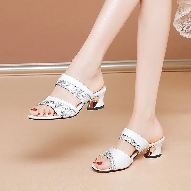 Summer two wear cool slippers outside fashion women's shoes hollow Korean version thick heel cool slippers middle-aged and elderly