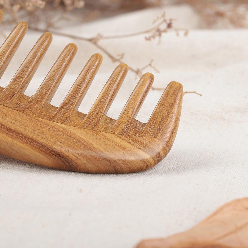 1Pcs Sandalwood Broad-Tooth Curled Hair Wooden Comb Scalp Massage Comb For Women Girls Ladies