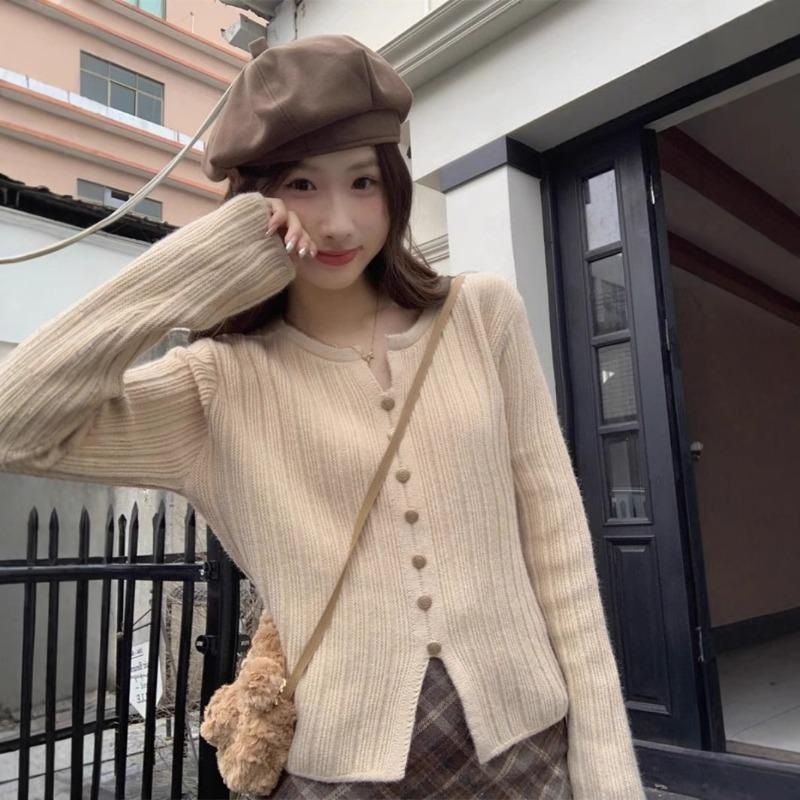 Soft Waxy Pit Strip Long-sleeved Knitted Sweater Women's Autumn and Winter New Design Sense Split Fork with Thin Top