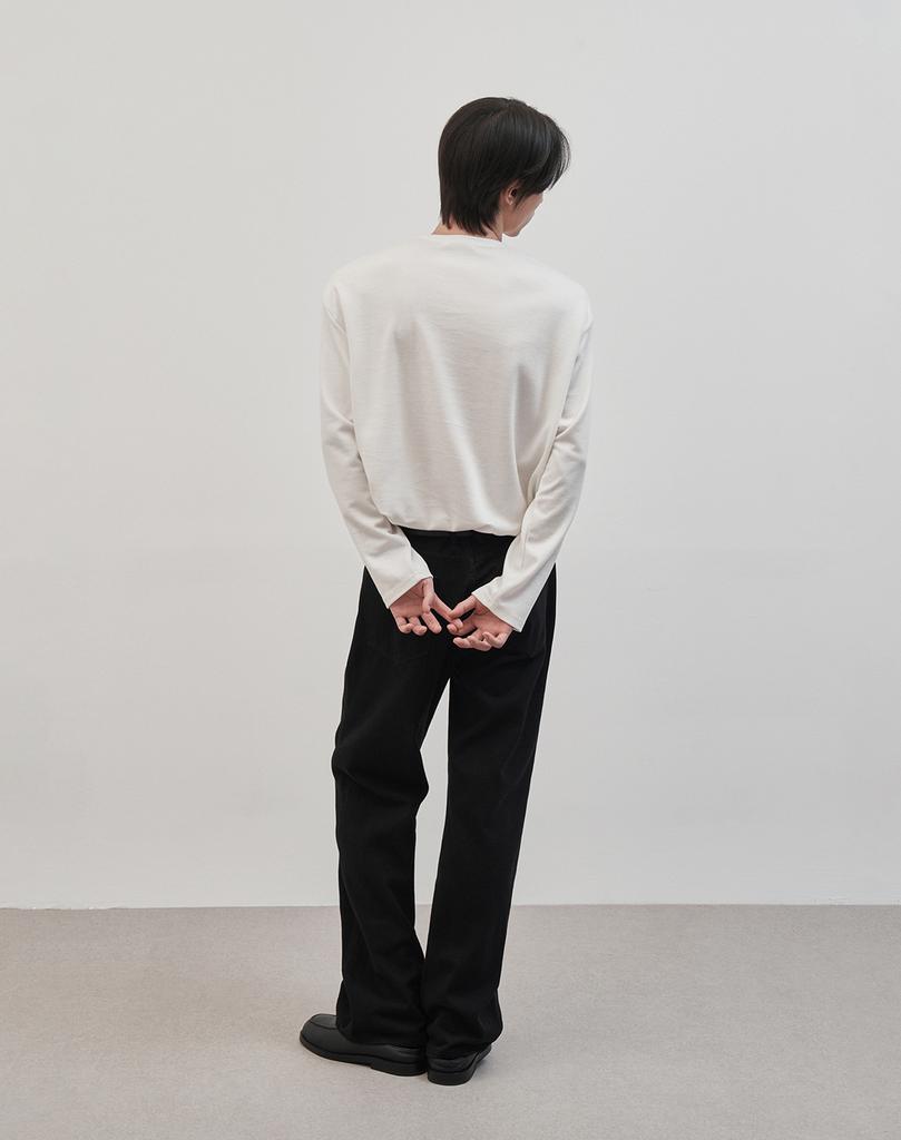 WORK ON BODY OFF Rested Semi-Overfit Round Neck Knit [White]