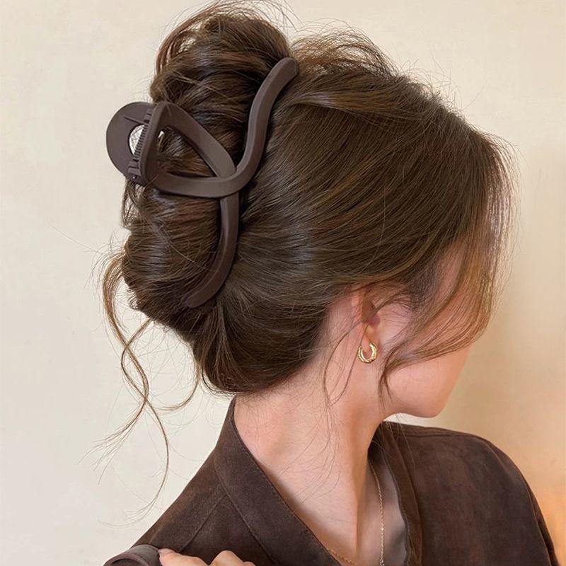 Elegant Large Hair Claw Clip for Thick Hair - High-End Korean Updo Shark Clip