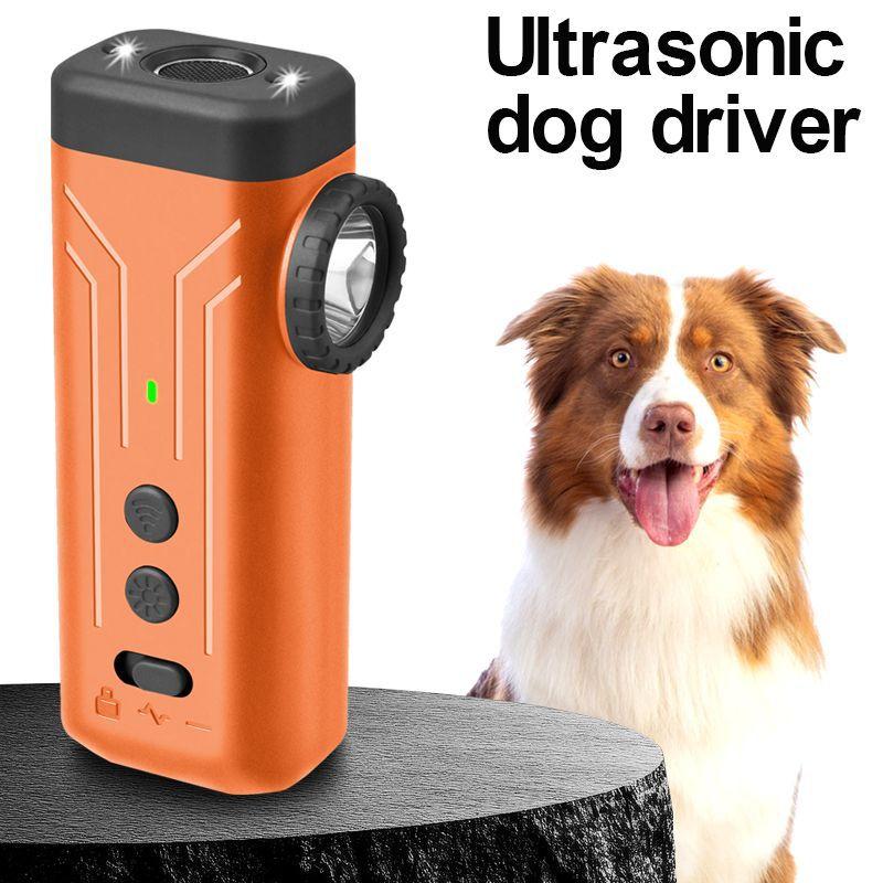 Dual-Core Long-Range Ultrasonic Dog Repeller Outdoor Dual Light Emergency Lighting Portable Large Capacity Rechargeable Smart
